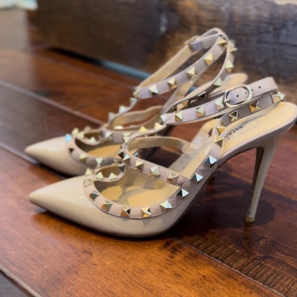 100% HOLIDAY LUXURY - VALENTINO GARAVANI Patent Rockstud Ankle Strap Pum… - Picture 3 of 6